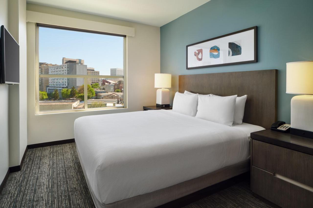 One-Bedroom King Suite