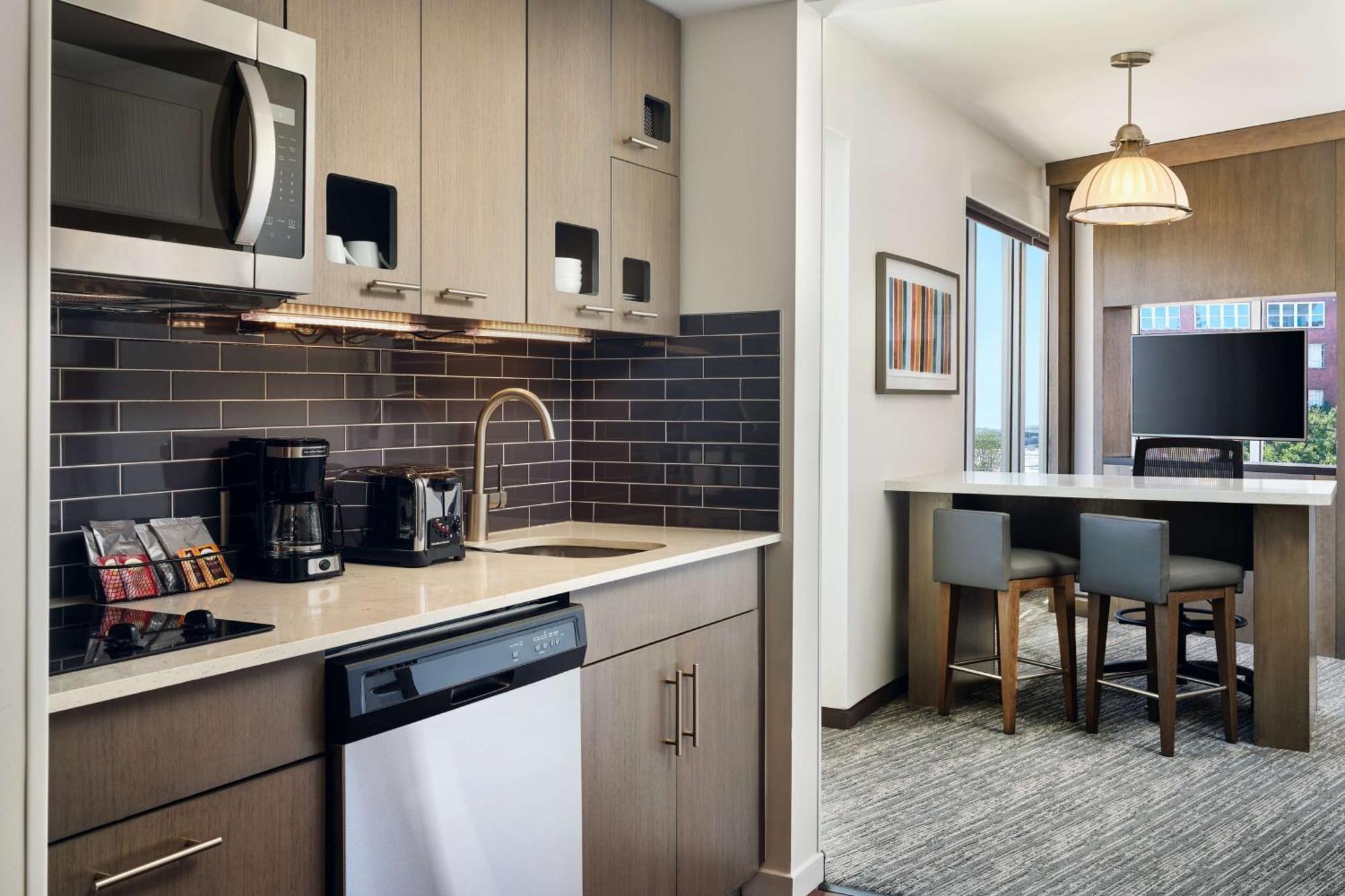 One-Bedroom King Suite