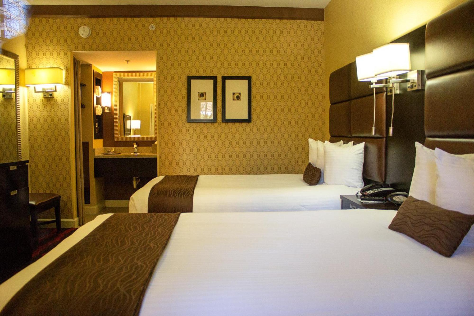 Double Room with Two Double Beds - Accessible/Non-Smoking