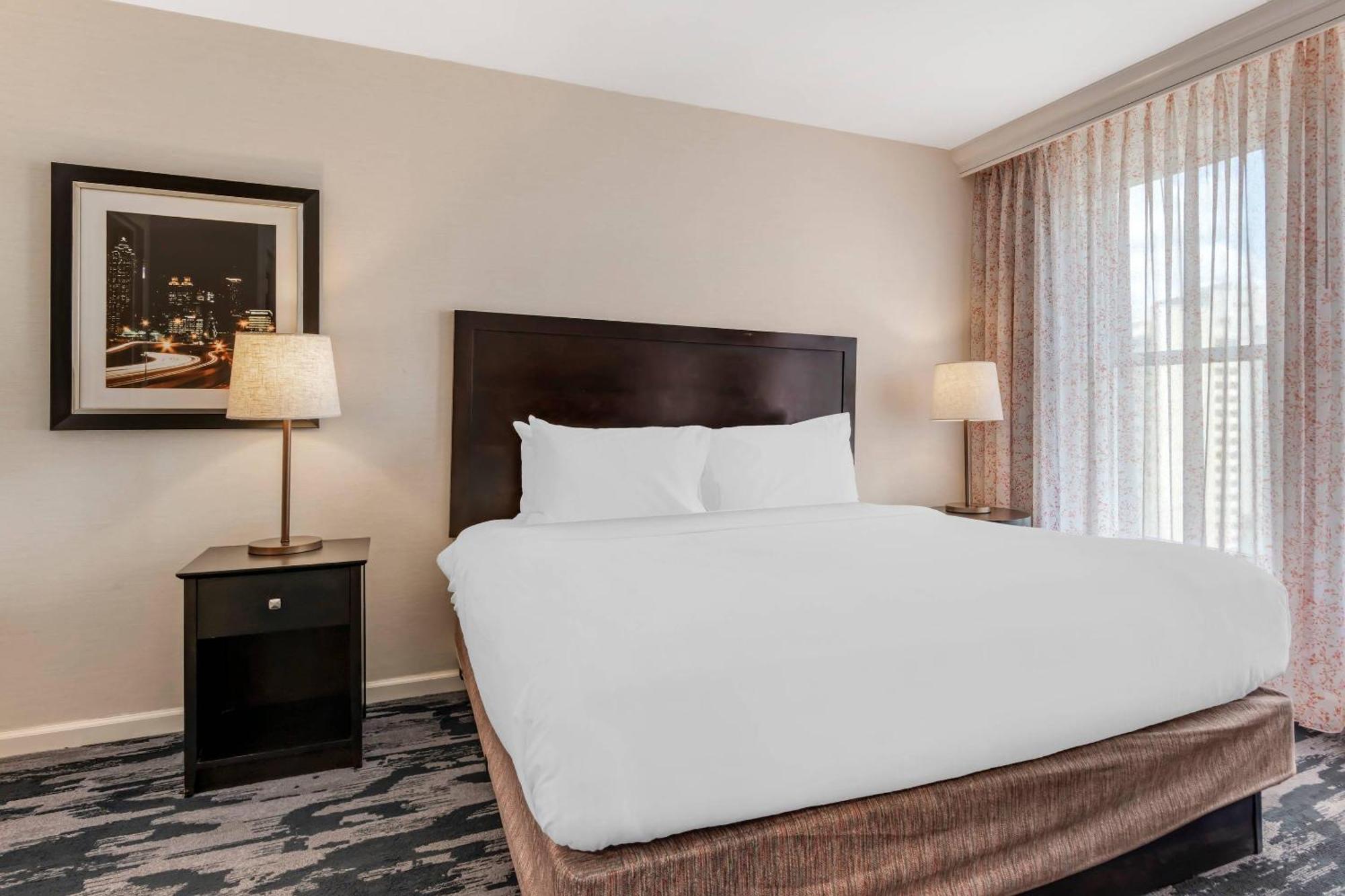 1 King Bed 1 Room Suites City View Non Smoking