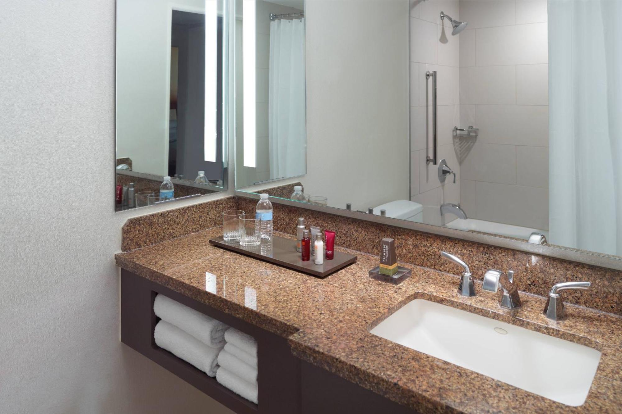 Room 2 Double Beds City View