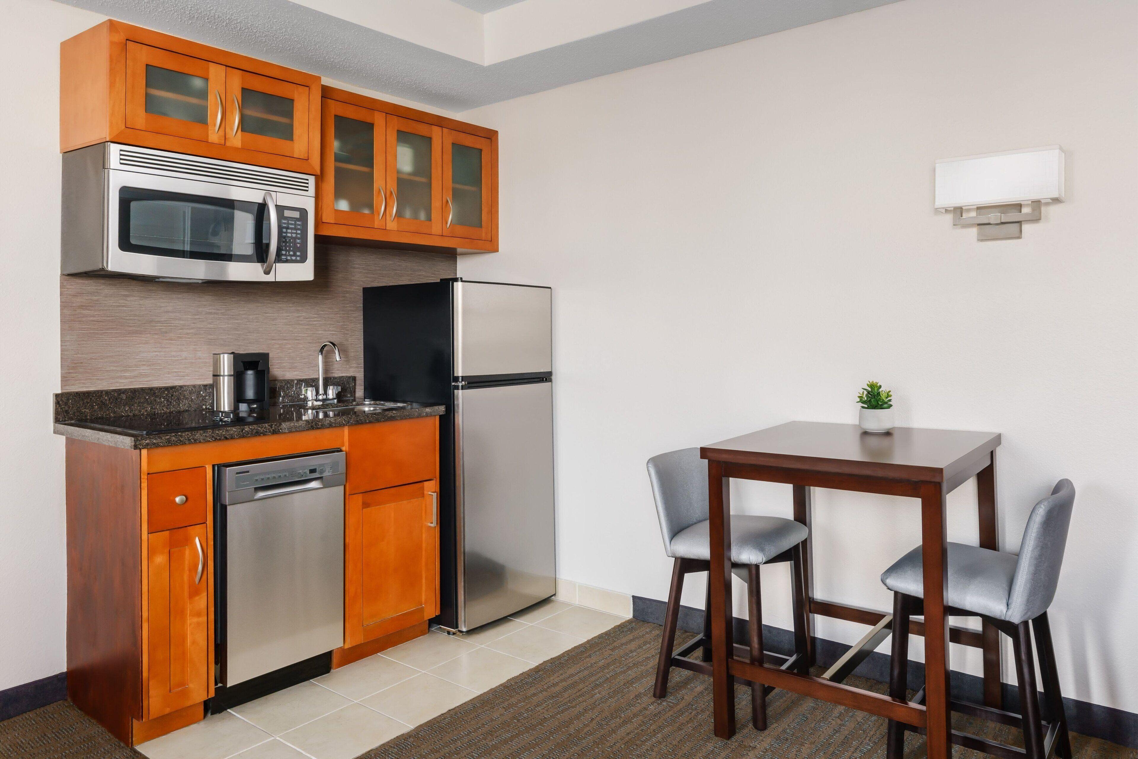 One-Bedroom Queen Suite