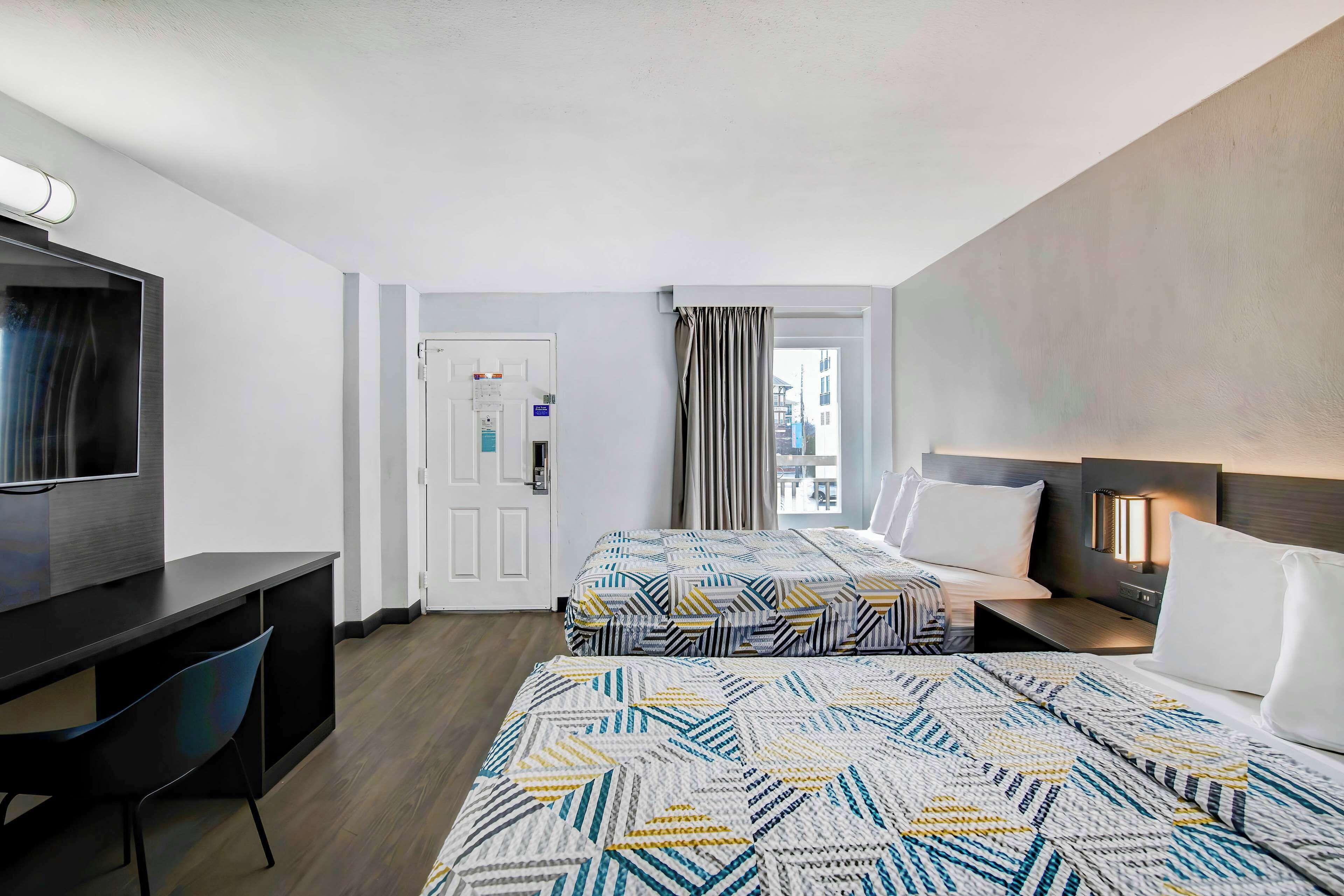 Double Room Two Double Beds Micro Fridge Smoking