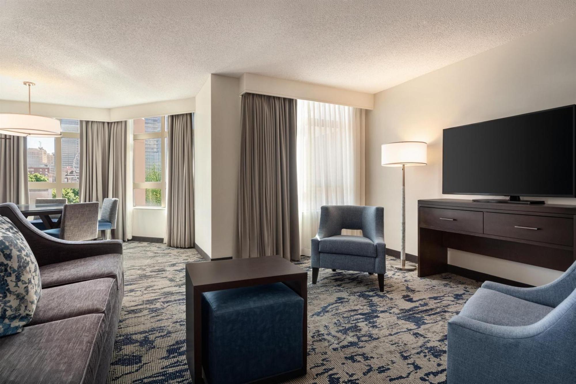 Executive Corner King Suite Park View