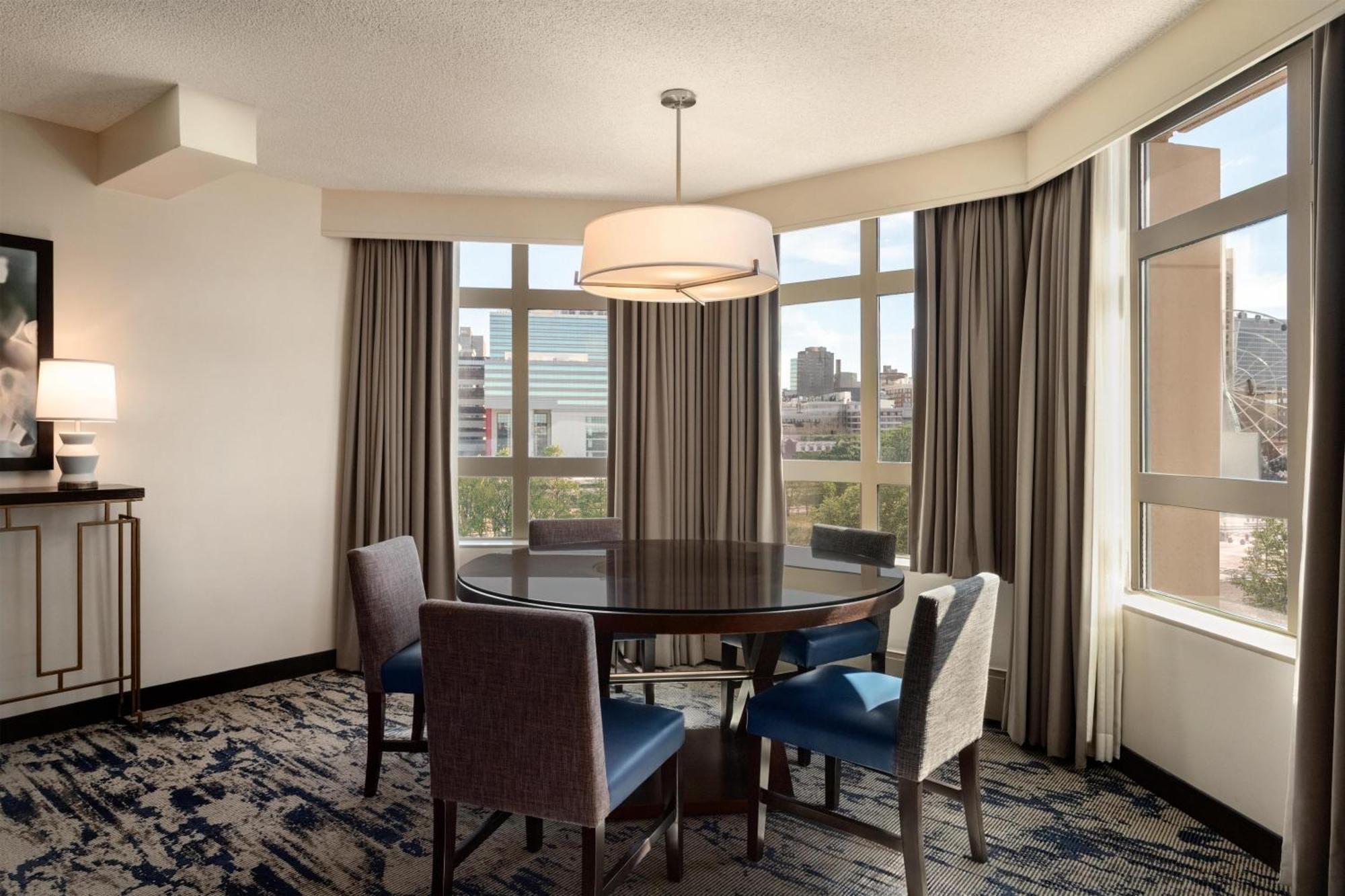 Executive Corner King Suite Park View