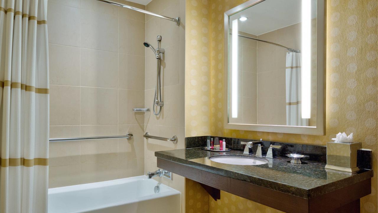 King Room - Non-Smoking,676838157:JPEG