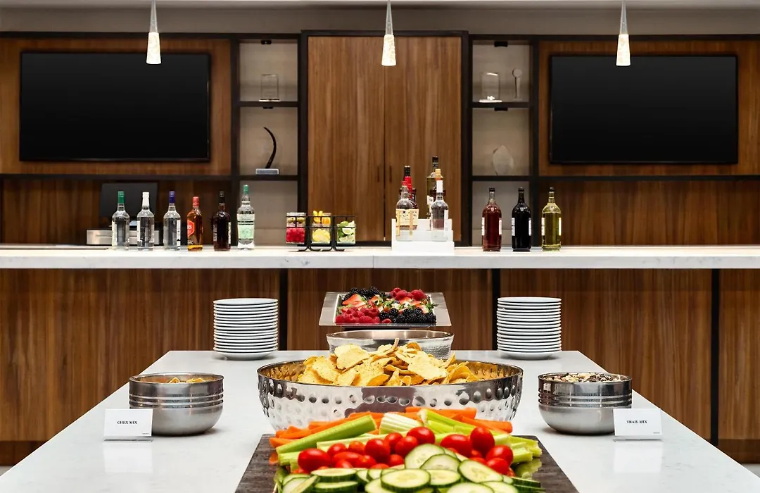 Embassy Suites By Hilton Atlanta At Centennial Olympic Park-1