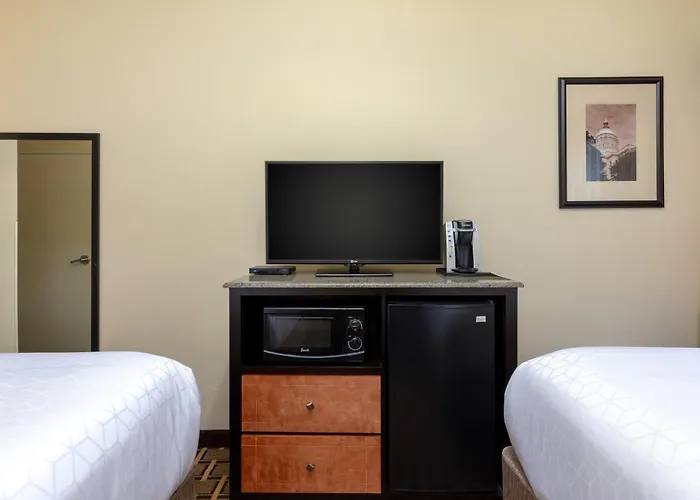 Holiday Inn Express & Suites - Atlanta Downtown By Ihg