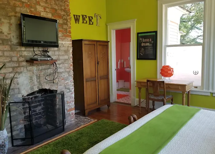 The Peach House Bed & Breakfast Atlanta